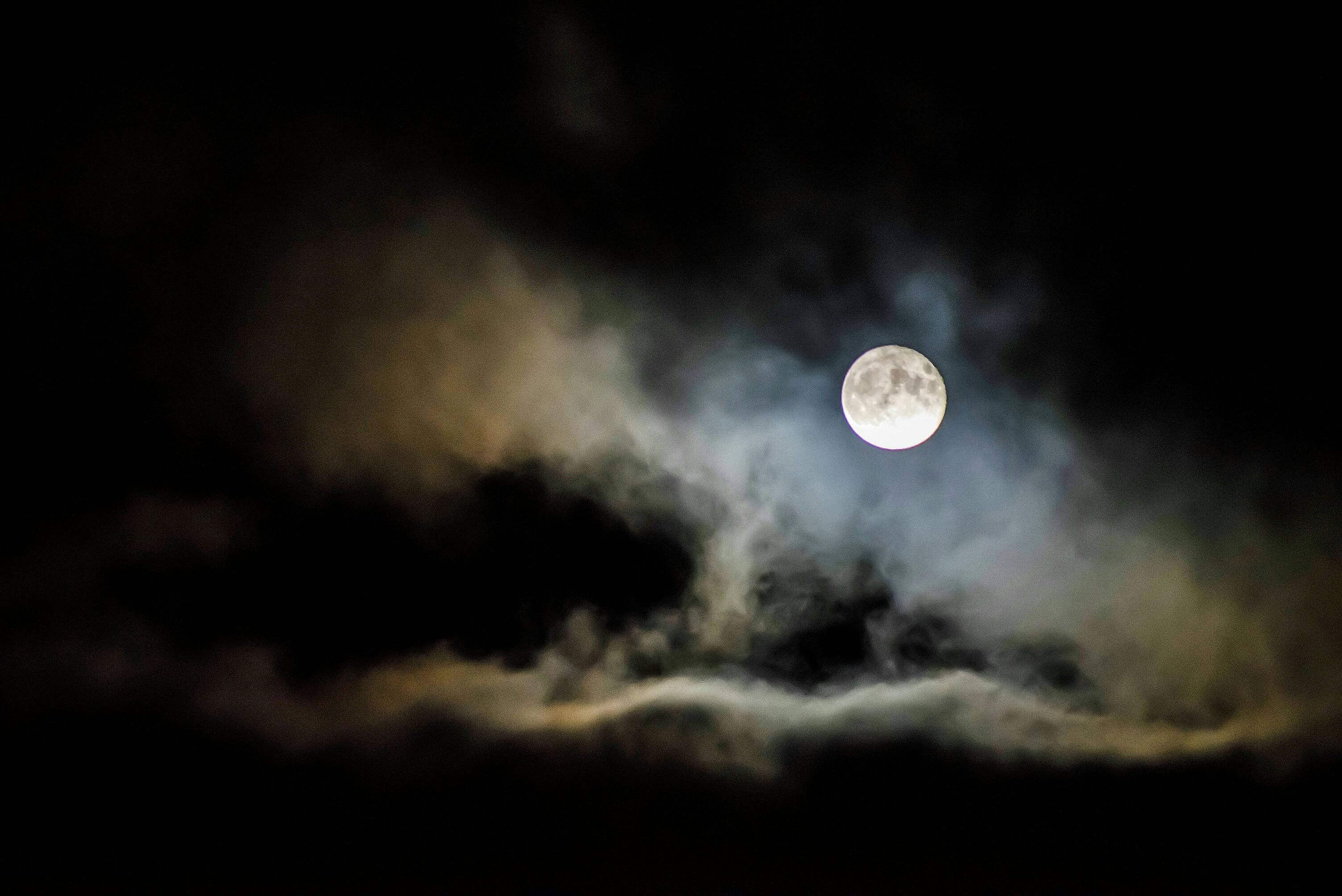 Does the Full Moon Affect Sleep in Kids?